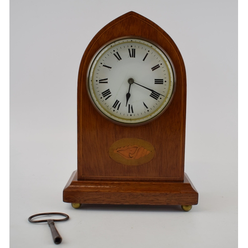 497 - Edwardian mantle clock with inlaid marquetry shell decoration. Ceramic dial with roman numerals and ... 