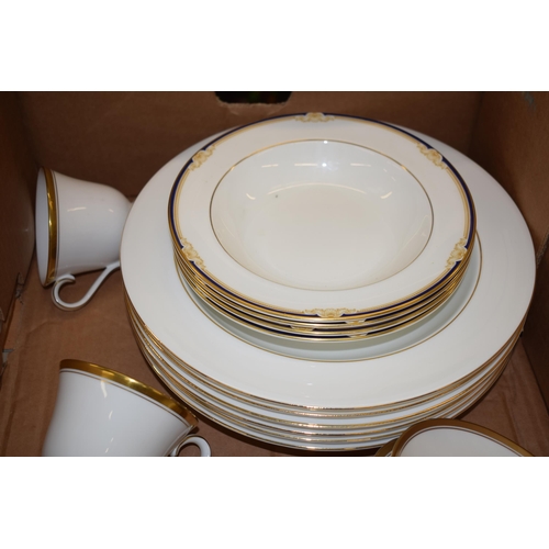 169 - Royal Doulton large dinner plates x 6 in the Gold Lace pattern with 4 Wedgwood Cavendish soup bowls,... 