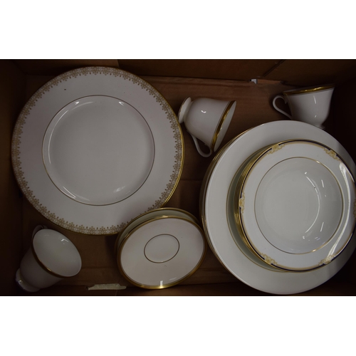 169 - Royal Doulton large dinner plates x 6 in the Gold Lace pattern with 4 Wedgwood Cavendish soup bowls,... 