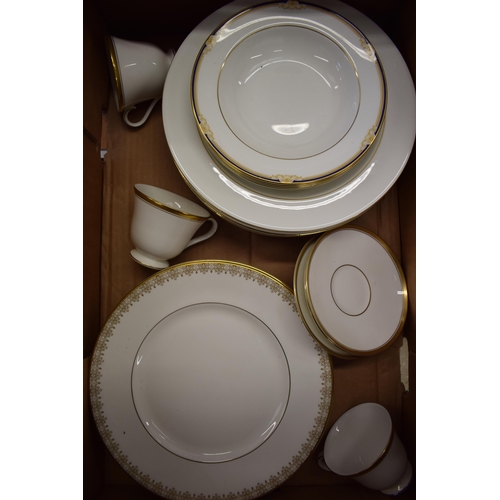 169 - Royal Doulton large dinner plates x 6 in the Gold Lace pattern with 4 Wedgwood Cavendish soup bowls,... 