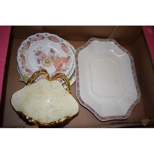 133 - A mixed tray of ceramics to include Meissen style base, pierced plates, dinner ware, possibly Newhal... 