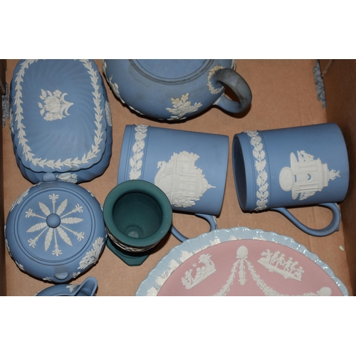 162 - A collection of Wedgwood jasperware to include blue, teal and pink items, (Qty)