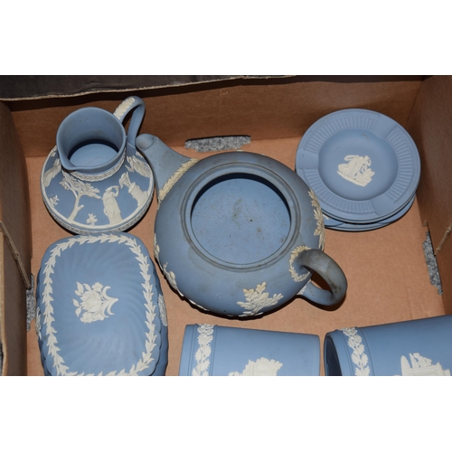 162 - A collection of Wedgwood jasperware to include blue, teal and pink items, (Qty)