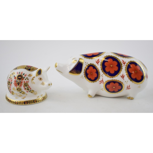 68 - Royal Crown Derby paperweight of an Imari Pig and Piglet, first quality with ceramic / gold stoppers... 