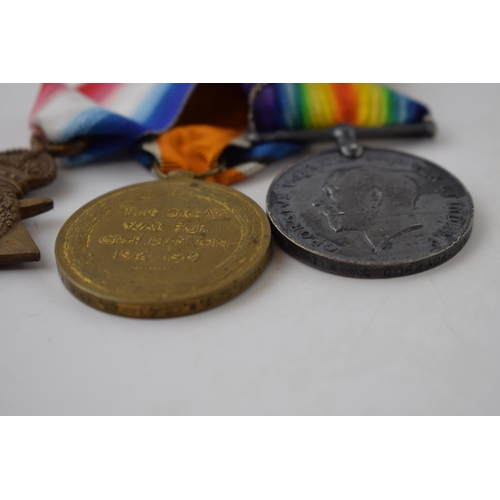 257 - A trio of World War medals to include 1914-1915 star, 1914-18 silver medal and the Great War medal, ... 