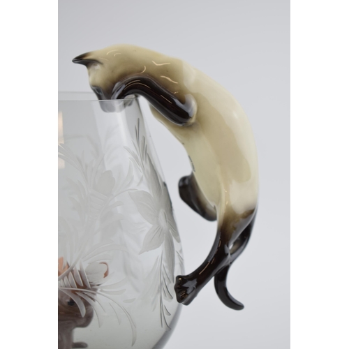 115 - Beswick figures of a climbing cat and a mouse on large etched glass (3).