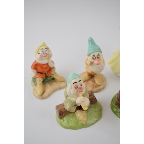 207 - Royal Doulton Snow White and the Seven Dwarfs (8).