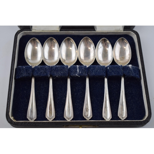 398 - Cased set of 6 hallmarked silver tea spoons, Sheffield 1943, 89.6 grams.