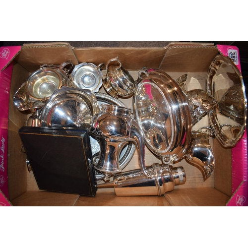 386 - A good collection of silver plated items to include tea and coffee pots, dinnerware, cutlery and sim... 