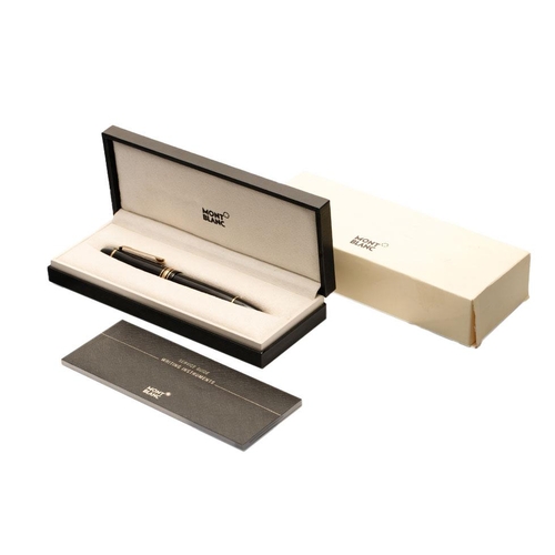 341 - Montblanc Meisterstuck 149 Fountain Pen in black with one broad and two narrow gold bands, 18ct whit... 