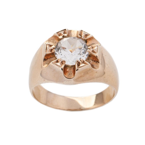 476 - 9ct gold ring set with clear stone, 5.7 grams, size S.