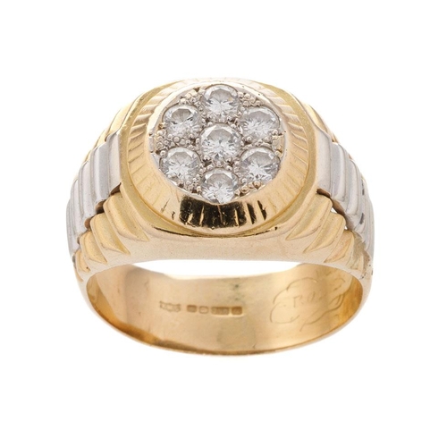 596 - 18ct gold and 7 diamond cluster ring, 1.4ch appx.  Diamonds measure around 20 points each approx, in... 