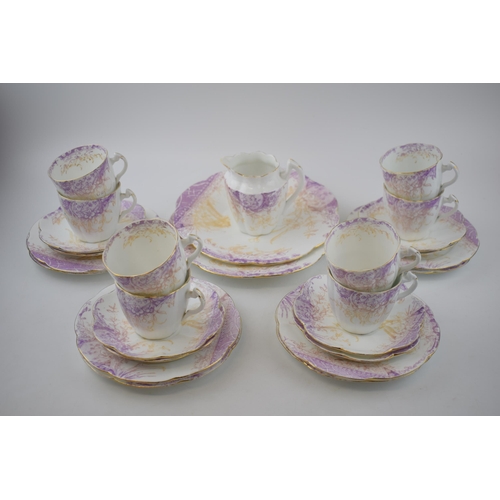 130 - Wileman & Co tea ware (pre-Shelley) to include 8 cups, 8 saucers, 8 side plates and 2 cake plates (Q... 