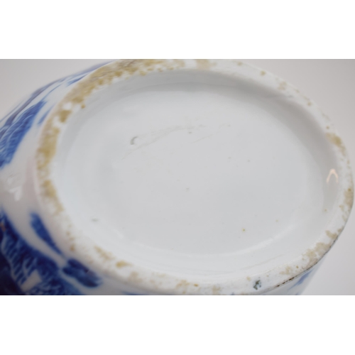 149 - A group of late 18th, early 19th century blue and white transfer-printed Coalport porcelain, c. 1795... 