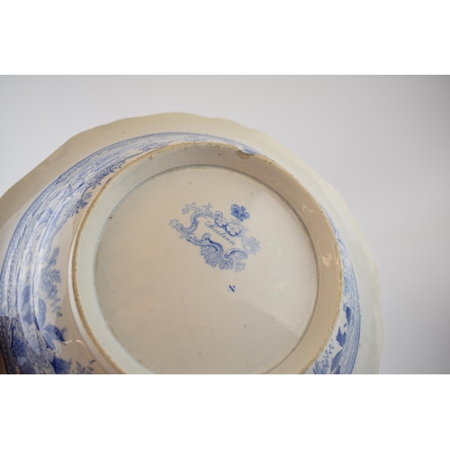 165 - An early 19th century blue and white transfer-printed Sicilian pattern jug and bowl, c. 1830. Bowl: ... 