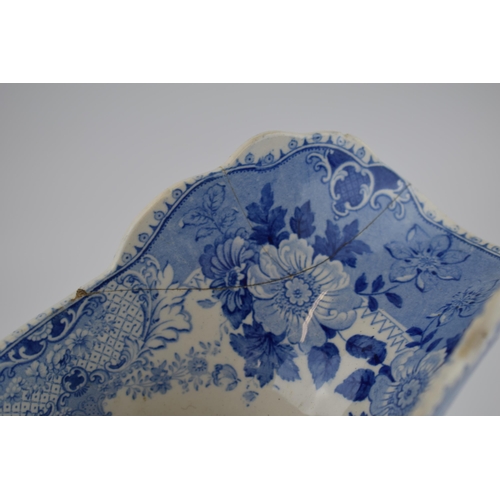 165 - An early 19th century blue and white transfer-printed Sicilian pattern jug and bowl, c. 1830. Bowl: ... 