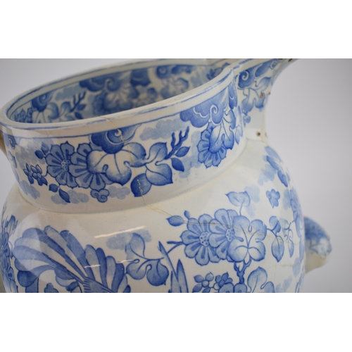 168 - An early 19th century blue and white transfer-printed Spode Old Peacock pattern footbath jug, c. 182... 