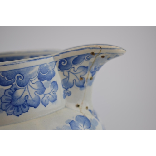 168 - An early 19th century blue and white transfer-printed Spode Old Peacock pattern footbath jug, c. 182... 