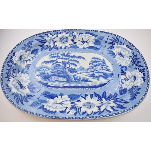 174 - An early 19th century blue and white transfer-printed Leopard and Antelope pattern large platter, c.... 