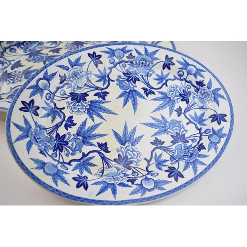 179 - A pair of early 19th century blue and white transfer-printed Wedgwood Peony pattern oval platters, c... 