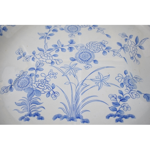 182 - An early 19th century blue and white transfer-printed Spode Chinese Flowers pattern large circular w... 