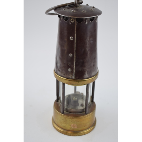 207 - Original vintage 'Eccles' Miners Protector Lamp & Lighting Co. Ltd. Type SL M & Q. Approval No. B120... 