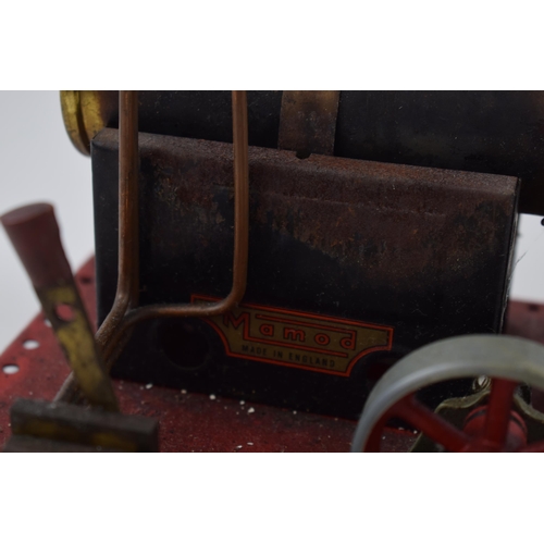 250 - Vintage Mamod steam engine with burner 21cm wide.