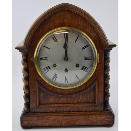 286 - An early 20th century wooden cased Westminster chiming bracket / mantel clock, by Gustav Becker, wit... 