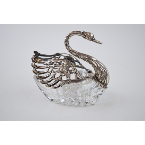 417 - Sterling silver and glass sweet dish with folding wings in the form of a swan, 11cm long.