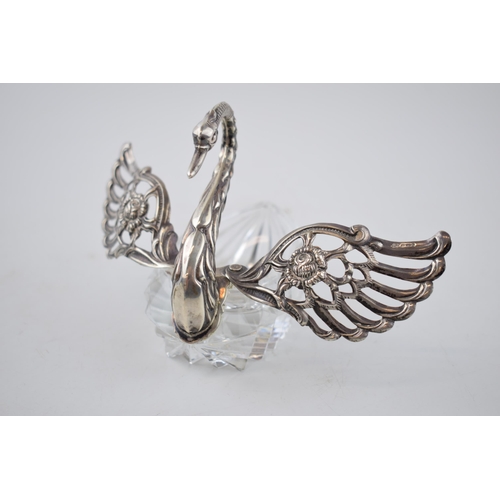 417 - Sterling silver and glass sweet dish with folding wings in the form of a swan, 11cm long.