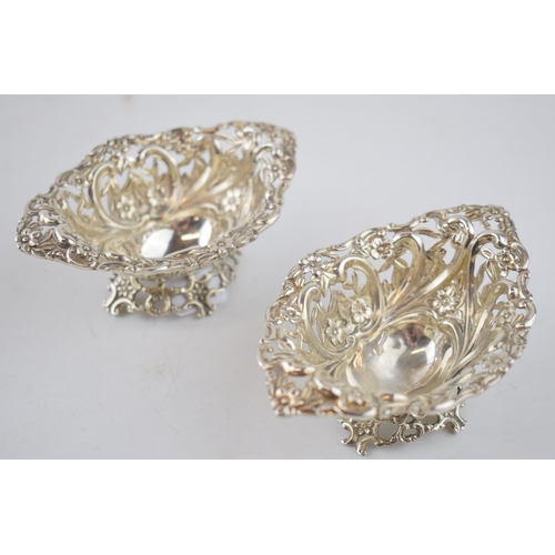 435 - A pair of hallmarked silver bon bon dishes, Birmingham 1897, Henry Matthews, 82.6 grams (2), 10.5cm ... 