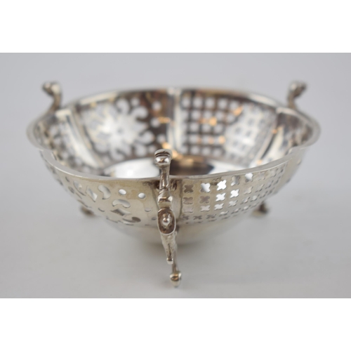 436 - Hallmarked silver sweet dish, on three legs, pierced decoration, 85.7 grams, London 1896, Mappin & W... 