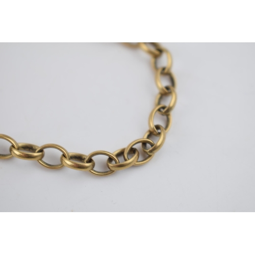 462 - 9ct gold braclet / chain, 22cm long, 10.7 grams.