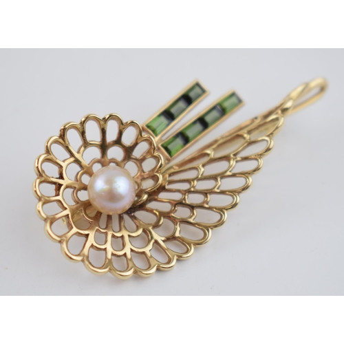 491 - 9ct gold brooch in the form of a conch shell, pierced decoration, with central cultured pearl, set w... 