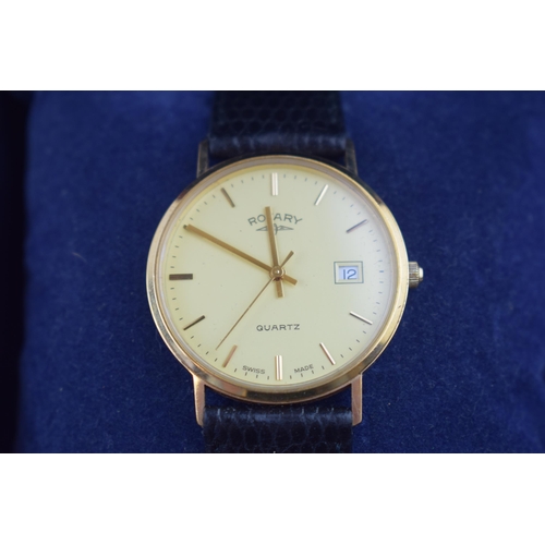 362 - A boxed 9ct gold gentleman's Rotary wristwatch. Hallmarked case and in it's original mahogany box. G... 