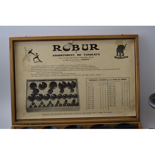 379 - Robur press and case back watchmaker's tool. Made in France. Boxed and complete with various attachm... 