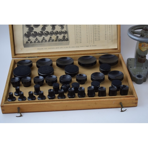 379 - Robur press and case back watchmaker's tool. Made in France. Boxed and complete with various attachm... 