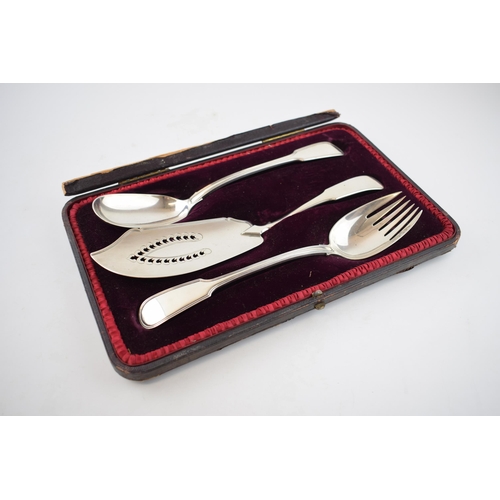 563 - Georgian silver cased 3 piece cutlery set, London 1815, 394.2 grams.