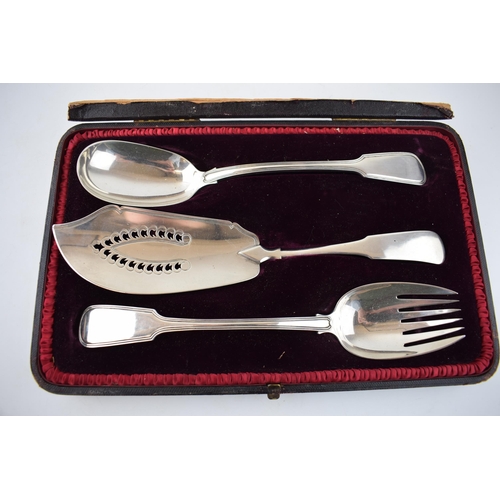 563 - Georgian silver cased 3 piece cutlery set, London 1815, 394.2 grams.