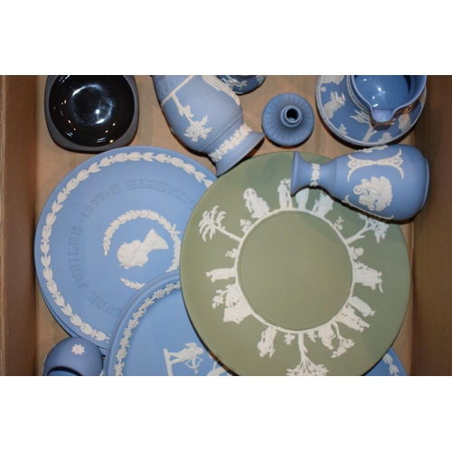 267 - Wedgwood Jasperware in varying colours to include blue, green and black to include an oval plaque, a... 