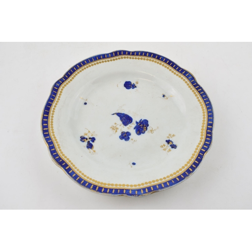 83 - A late 18th century Caughley porcelain Salopian Sprigs pattern plate, c. 1780-1800. Impressed SALOPI... 