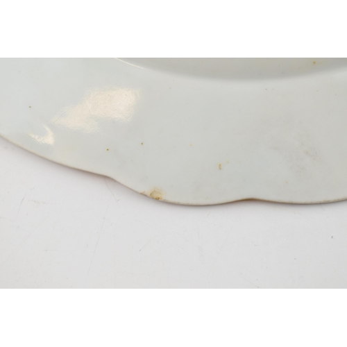 83 - A late 18th century Caughley porcelain Salopian Sprigs pattern plate, c. 1780-1800. Impressed SALOPI... 