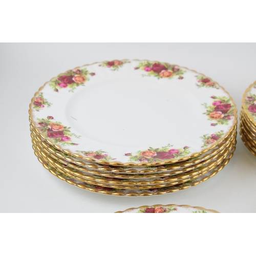 253 - Royal Albert Old Country Roses to include 6 dinner plates, a single plate cake stand, 6 x 21cm diame... 