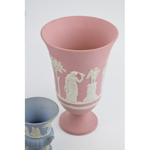 262 - A collection of Wedgwood Jasperware and Queensware items to include a Queensware vase height 27cm. A... 