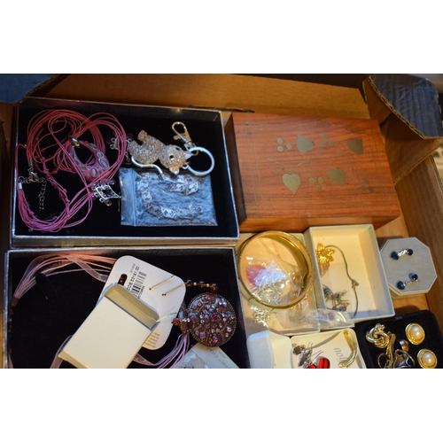 318 - A mixed collection of vintage and modern costume jewellery to include necklaces, earrings, pendants,... 