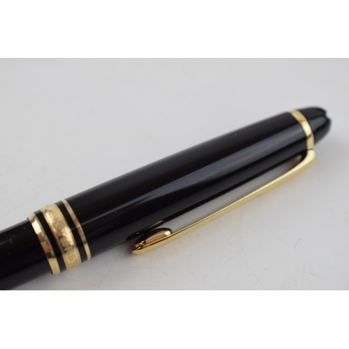 407 - Montblanc Meisterstuck Fountain Pen in black with one broad and two narrow gold bands, 14ct gold 481... 