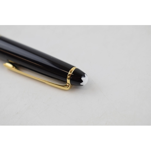 407 - Montblanc Meisterstuck Fountain Pen in black with one broad and two narrow gold bands, 14ct gold 481... 