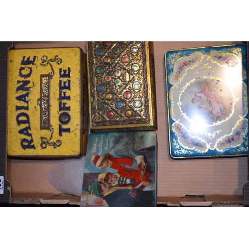 438 - A good collection of vintage advertising tins to include Cadbury's, Reekie's 'Rob Roy' Shortbread, R... 