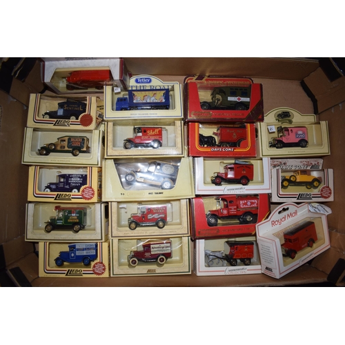 646 - A collection of boxed Models of Yesteryear by manufactures Corgi, Matchbox, Lledo, Of note Royal Mai... 