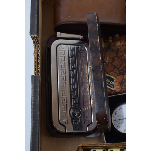 465 - A mixed collection of items to include a Rolls Razor in original case, a boxed Northern Goldsmiths C... 